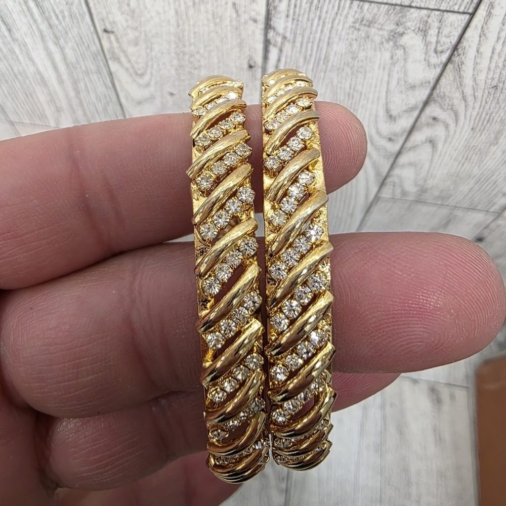 Elegant Gold  Women's Bangles - Picture 3 of 3